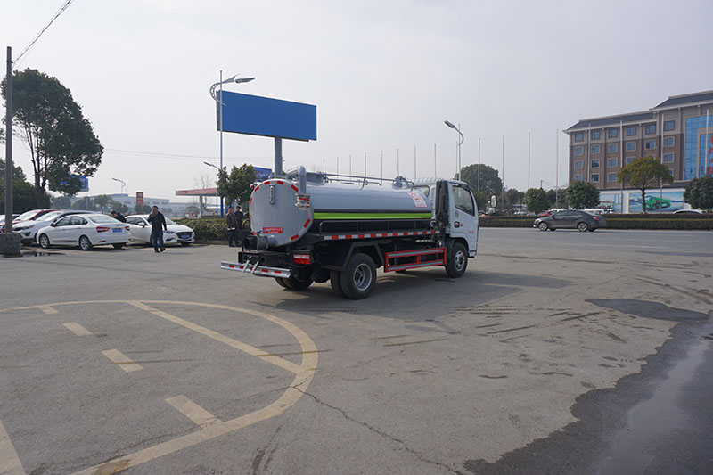 中潔牌XZL5070GXE6東風(fēng)多利卡吸糞車(chē)