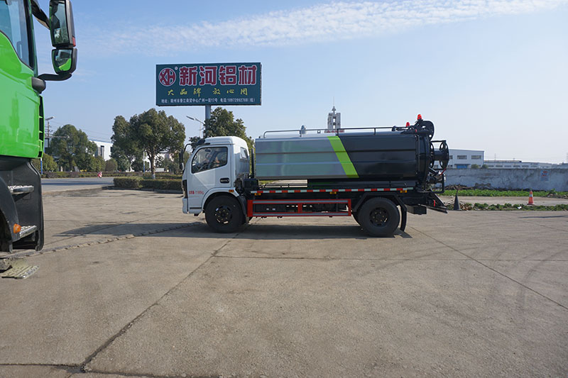 中潔牌XZL5180GQW6東風(fēng)大多利卡清洗吸污車