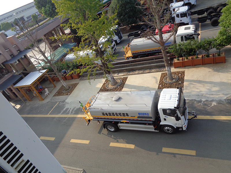 XZL5180GPSBEV型純電動(dòng)綠化噴灑車