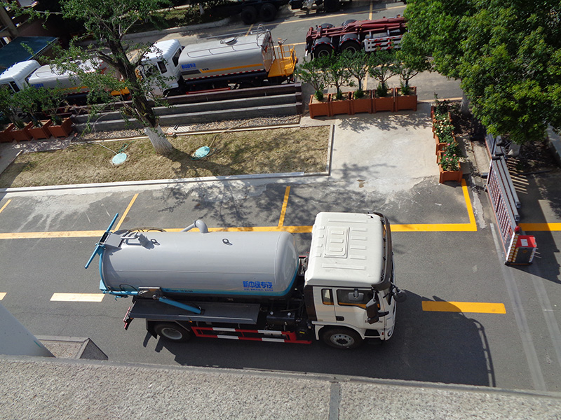 XZL5187GXW6型吸污車