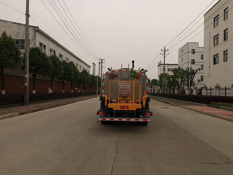 XZL5100GPS6型綠化噴灑車